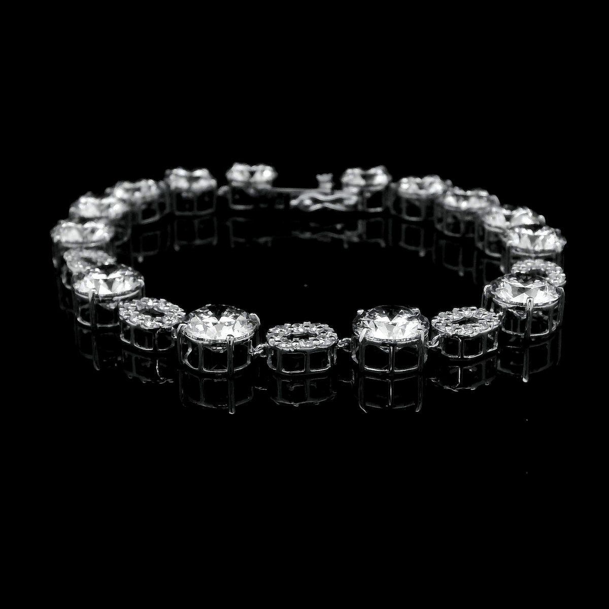 26.04 Ct Round Lab Grown Diamond 14K Gold Bracelet