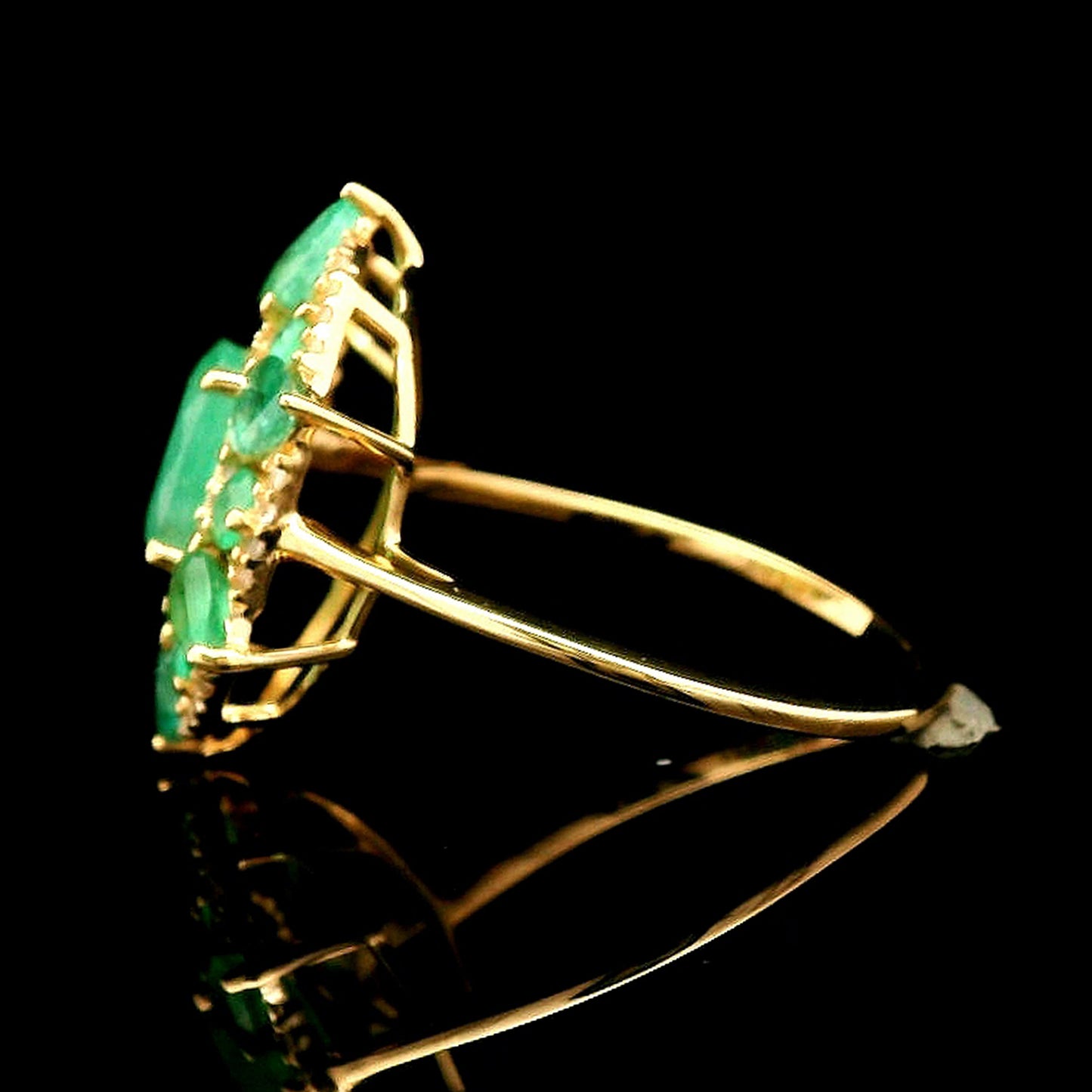 1.95 Ct Oval Emerald 14K Gold Ring