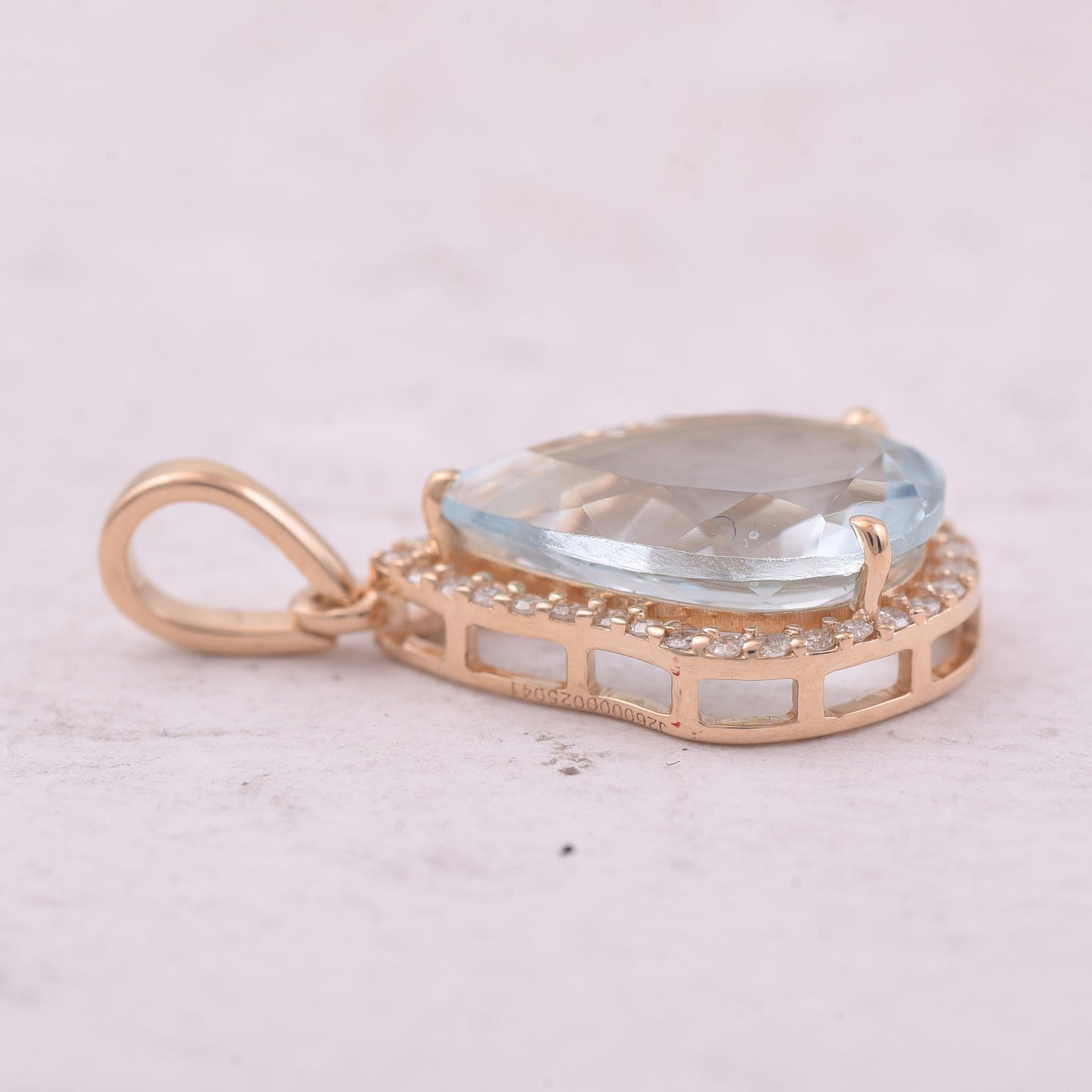2.41 Ct Pear Mixed Cut Natural Aquamarine 14K Gold Pendant