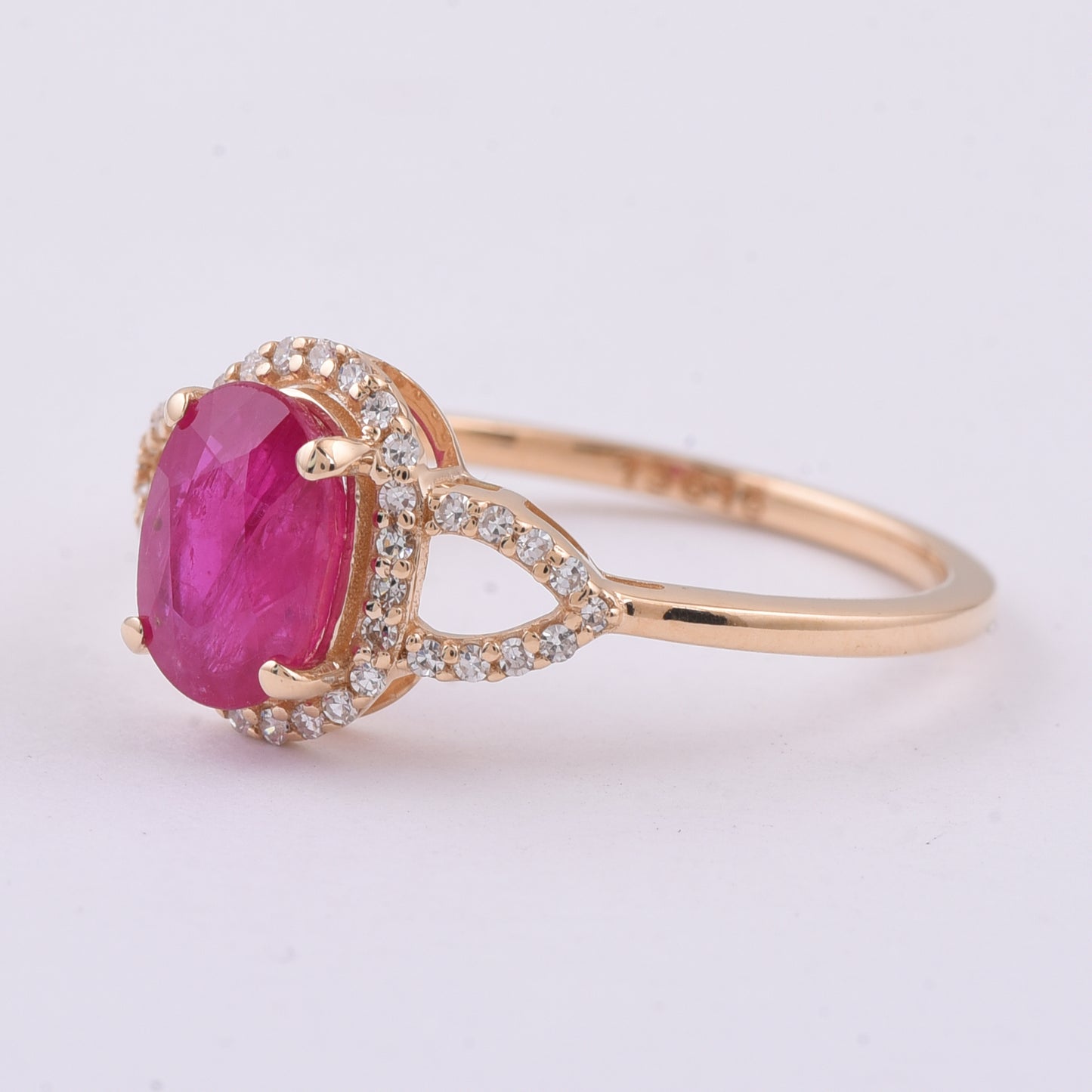 1.57 Ct Oval Natural Ruby 14K Gold Ring