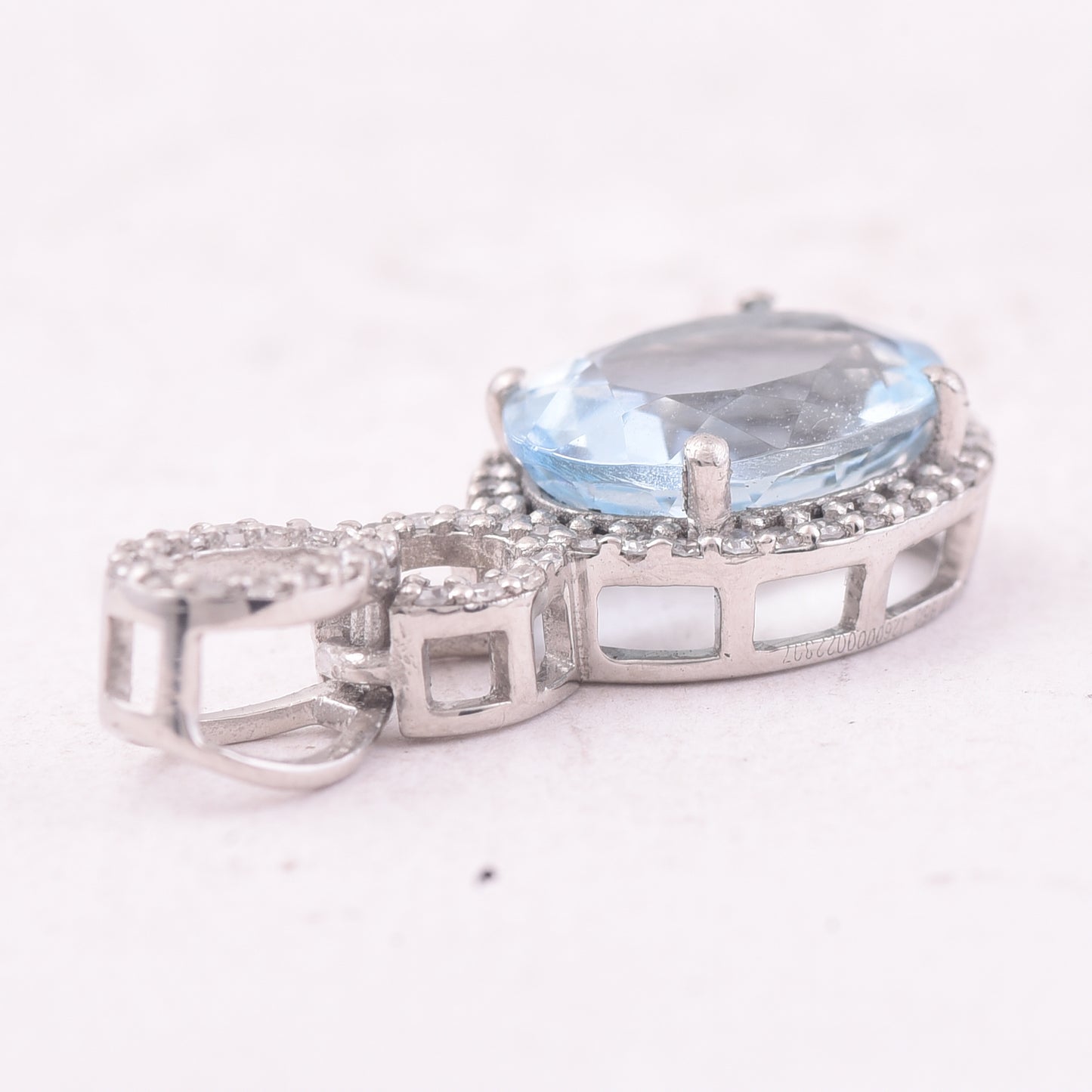 2.45 Ct Oval Mixed Cut Natural Aquamarine 950 Platinum Pendant