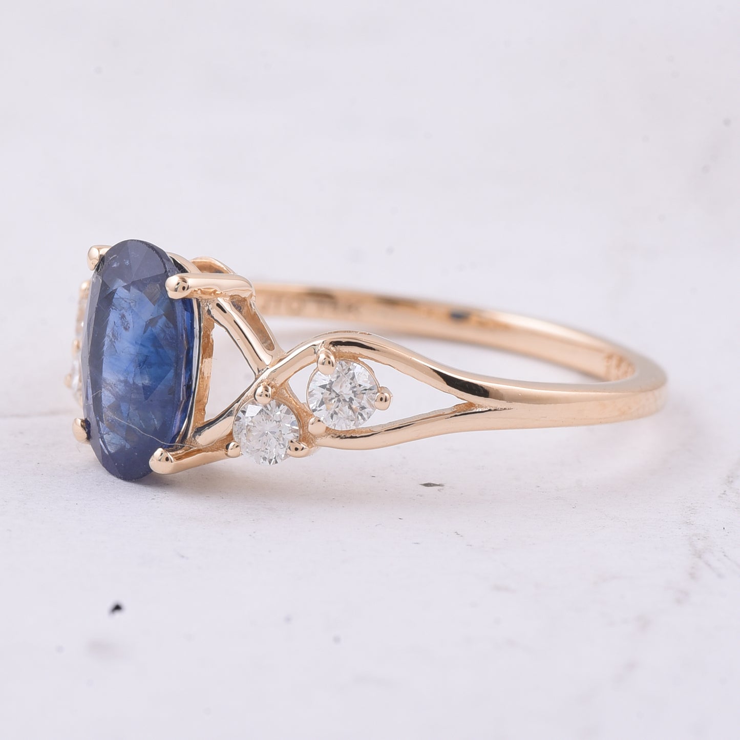 1.60 Ct Oval Natural Sapphire 14K Gold Ring