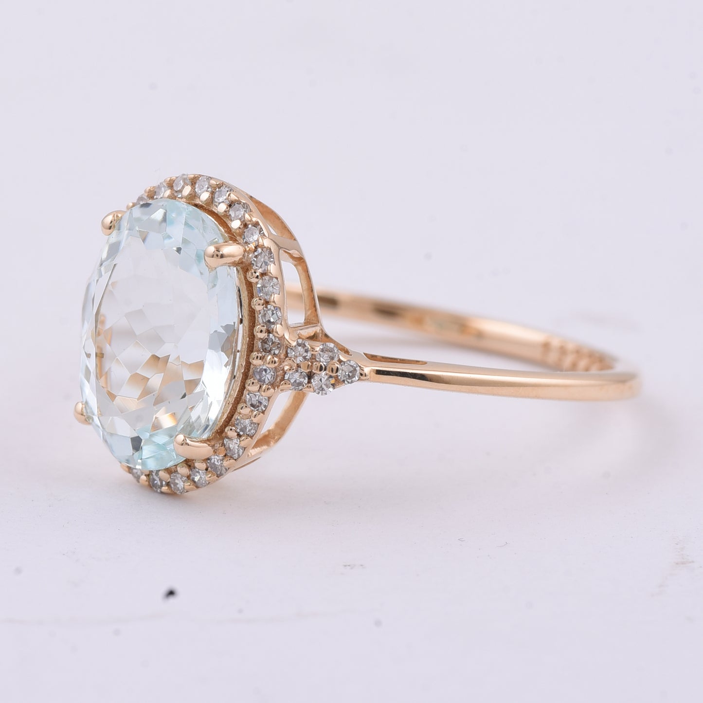 2.19 Ct Oval Natural Aquamarine 14K Gold Ring