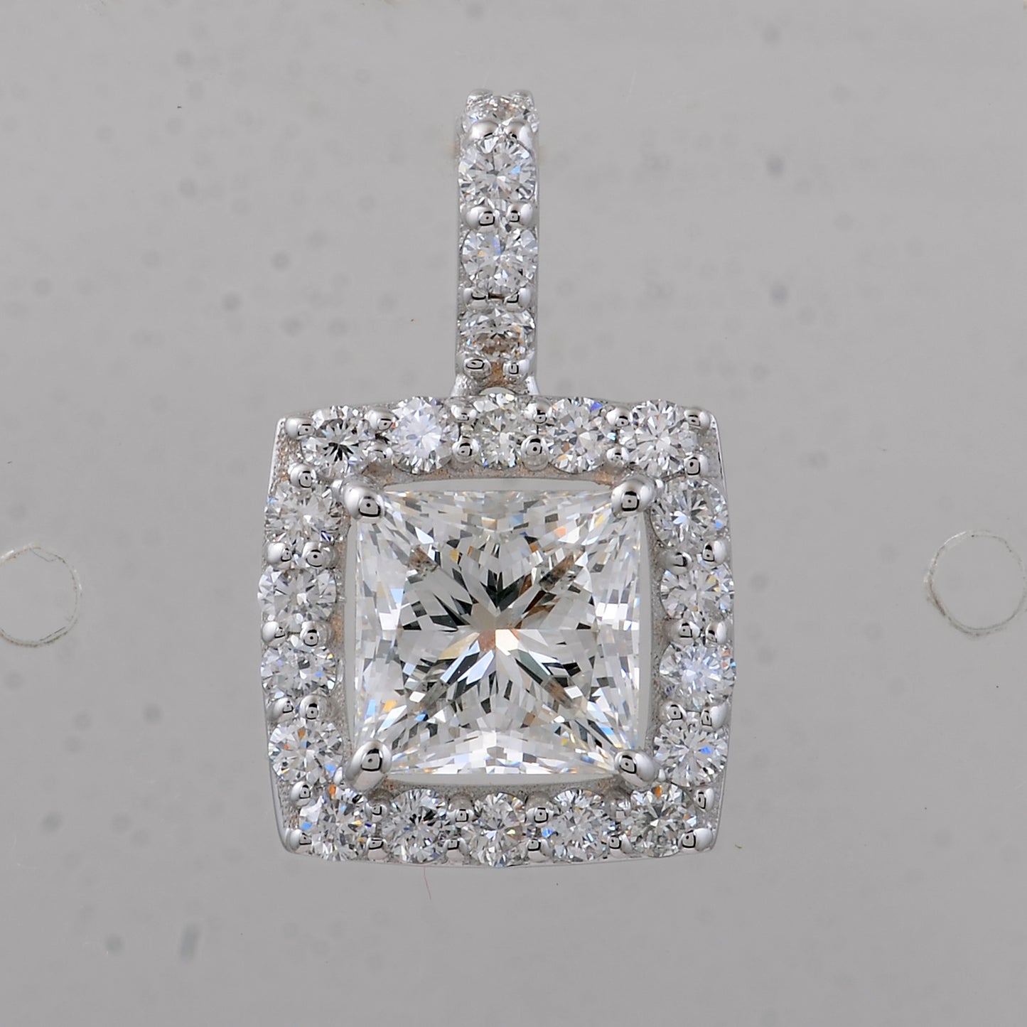 2.56 Carats Lab Grown Diamond 14K Gold Pendant
