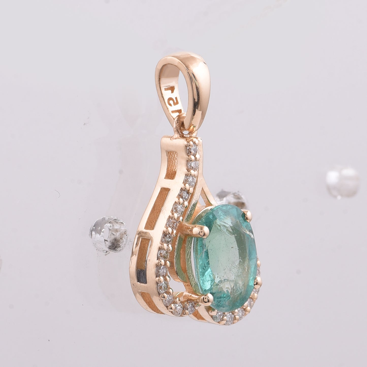 0.96 Ct Oval Natural Emerald 14K Gold Pendant