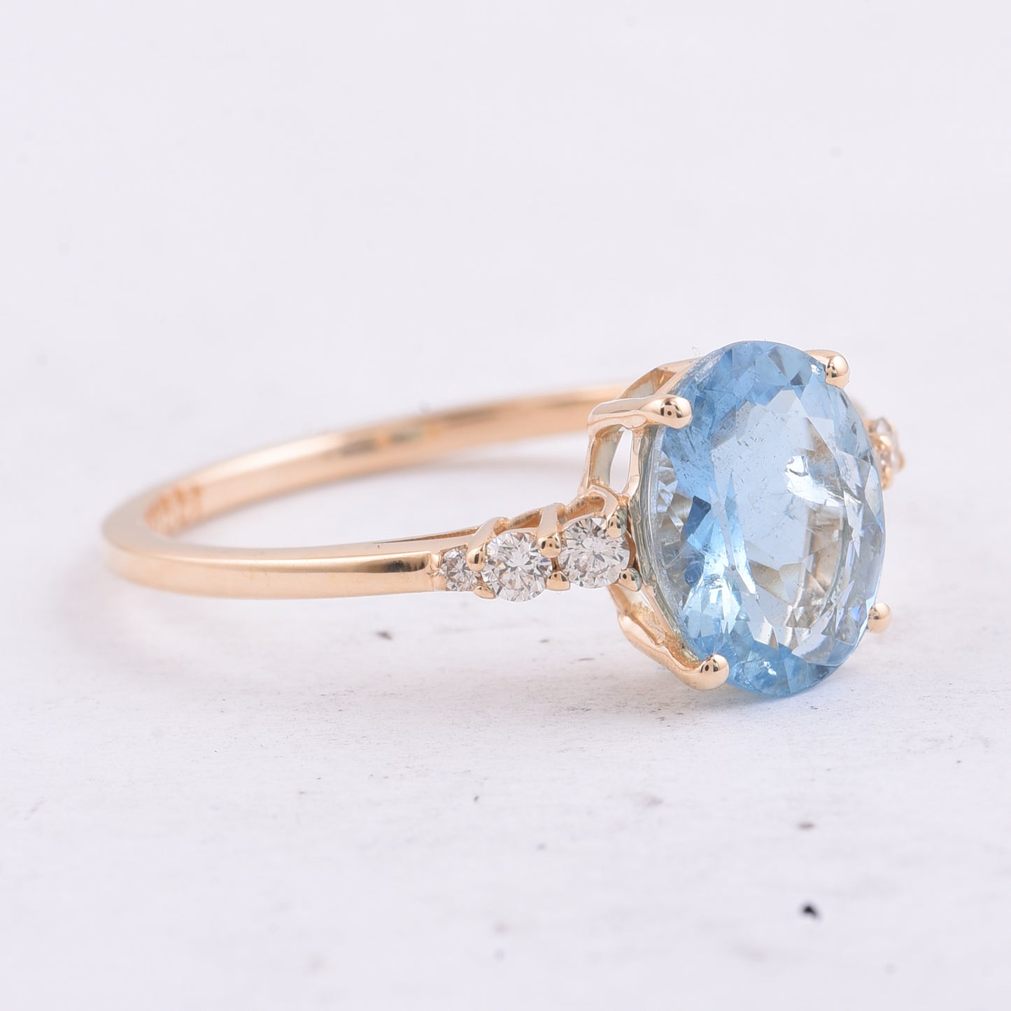 1.56 Ct Oval Natural Aquamarine 14K Gold Ring