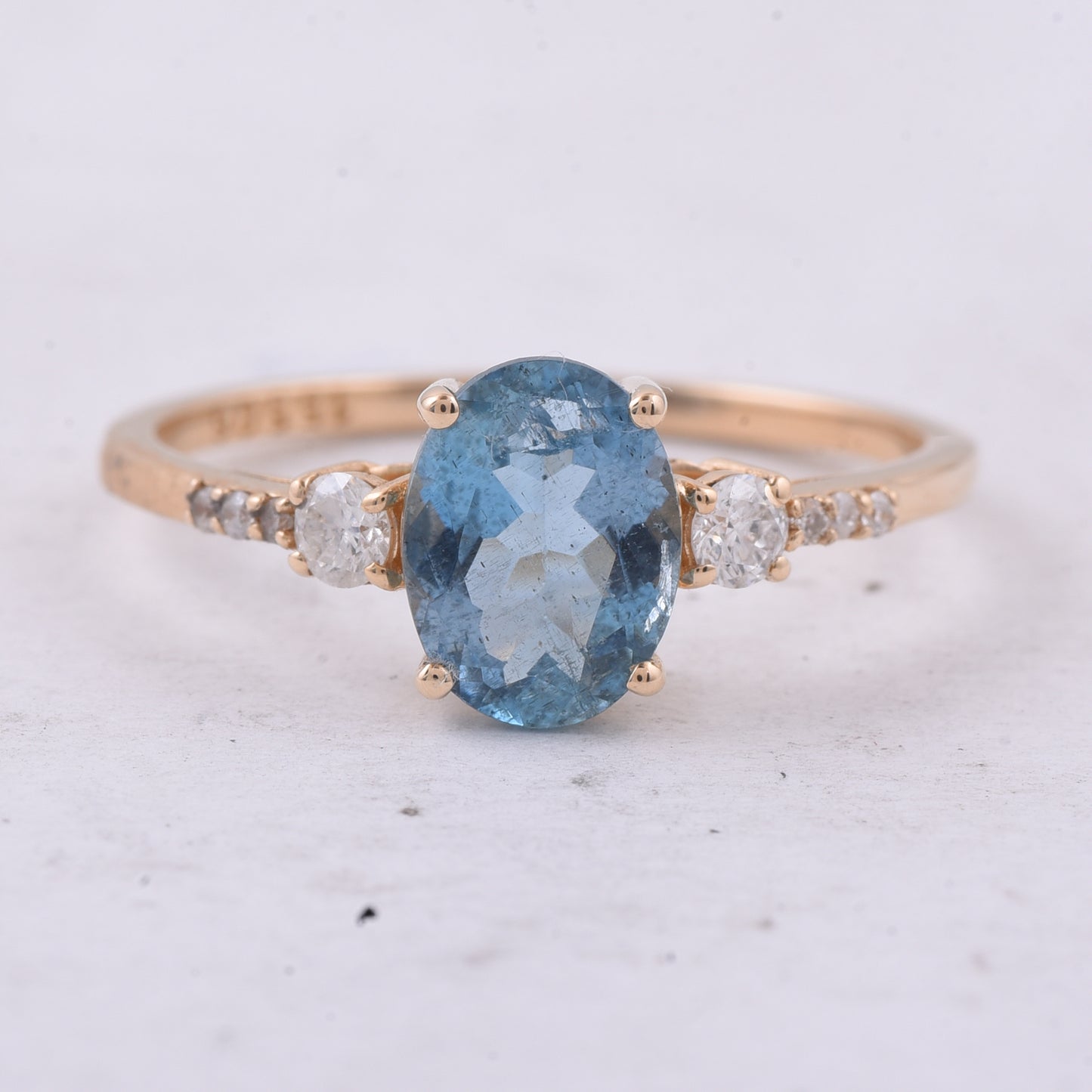 1.24 Ct Oval Natural Aquamarine 14K Gold Ring