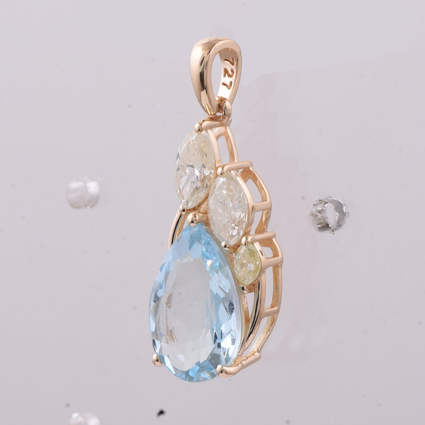 3.05 Ct Pear Natural Aquamarine 14K Gold Pendant