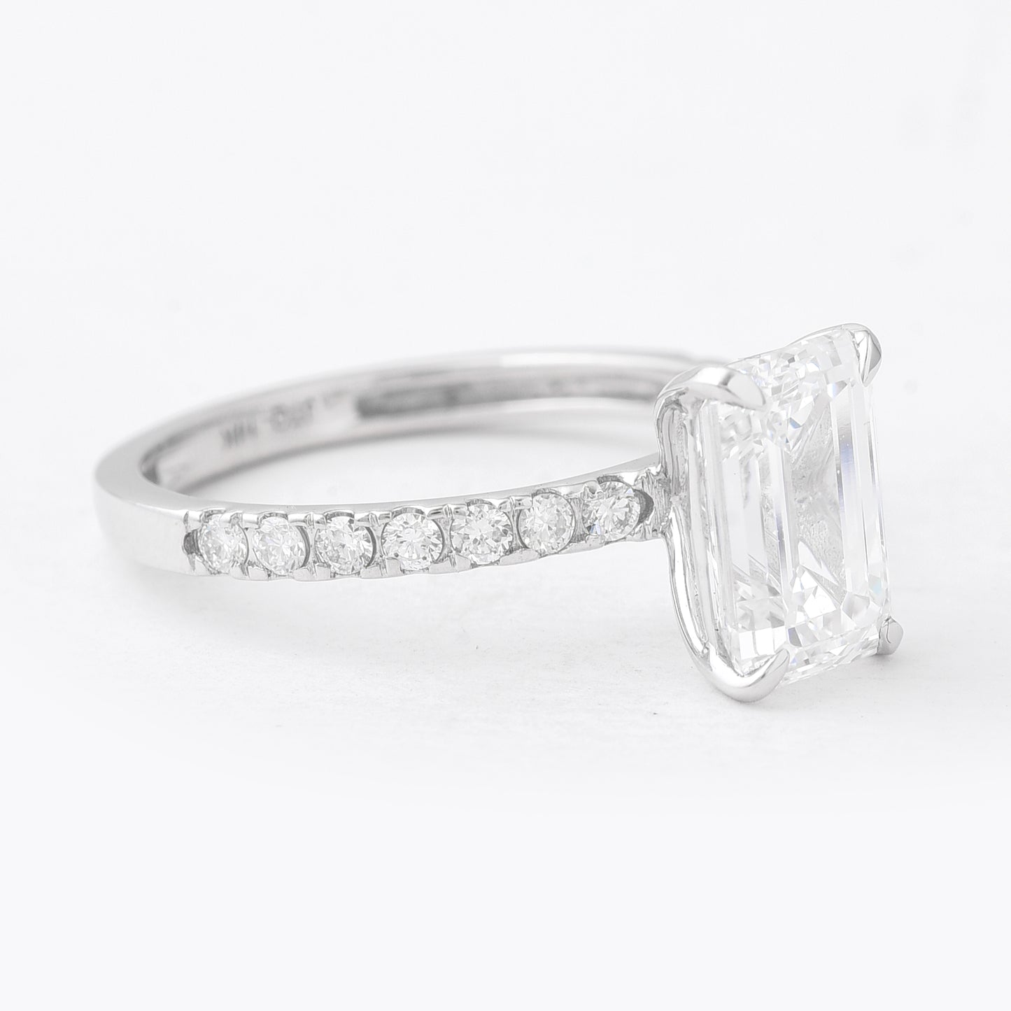 2.20 Carats Lab Grown Diamond 14K Gold Ring