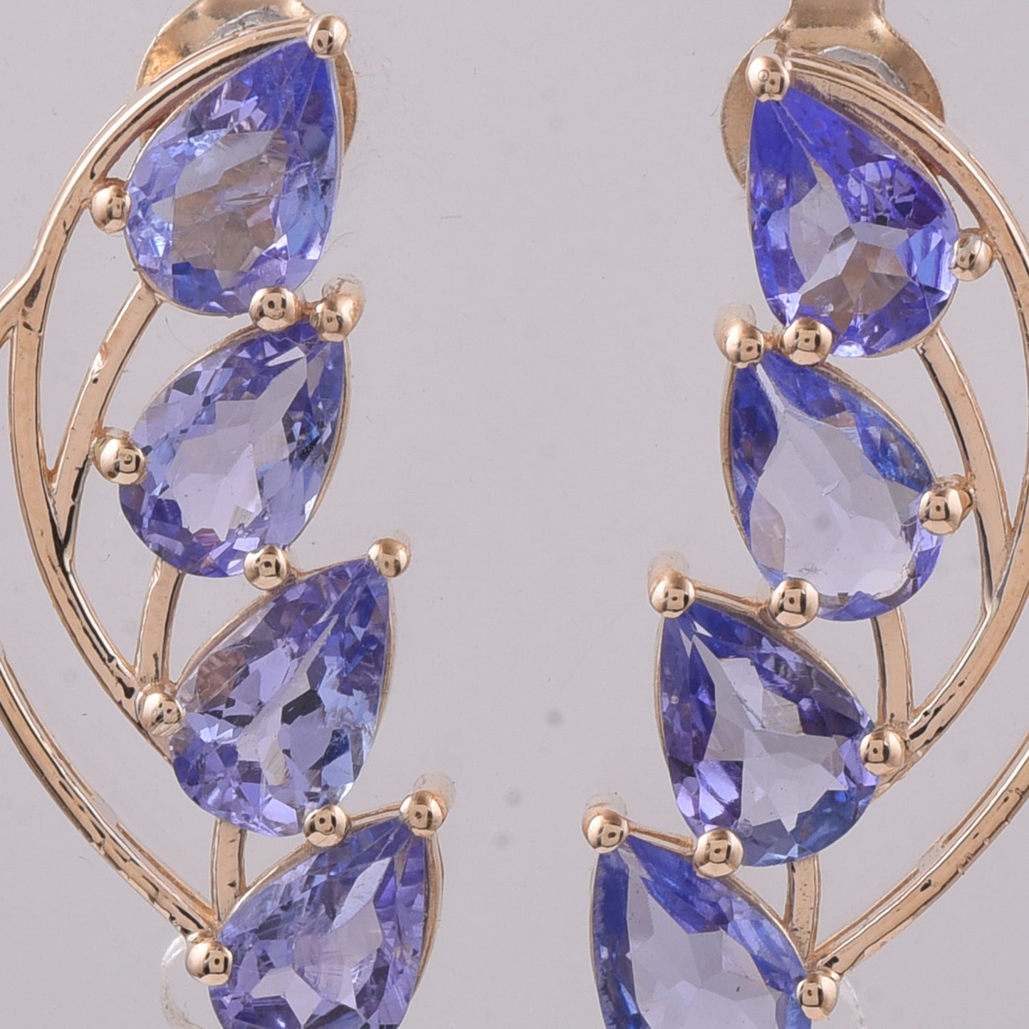 2.61 Ct Pear Natural Tanzanite 14K Gold Earrings