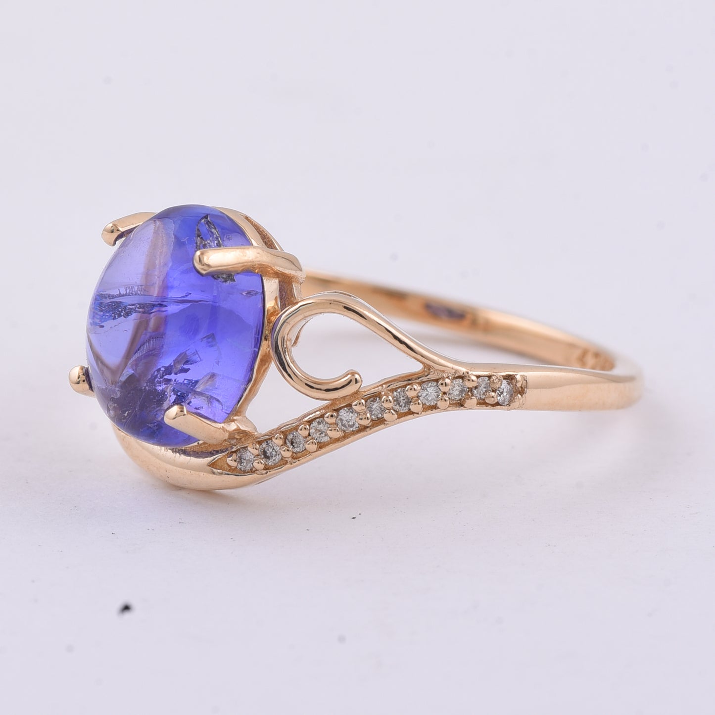 2.55 Ct Oval Cabochon Cut Natural Tanzanite 14K Gold Ring