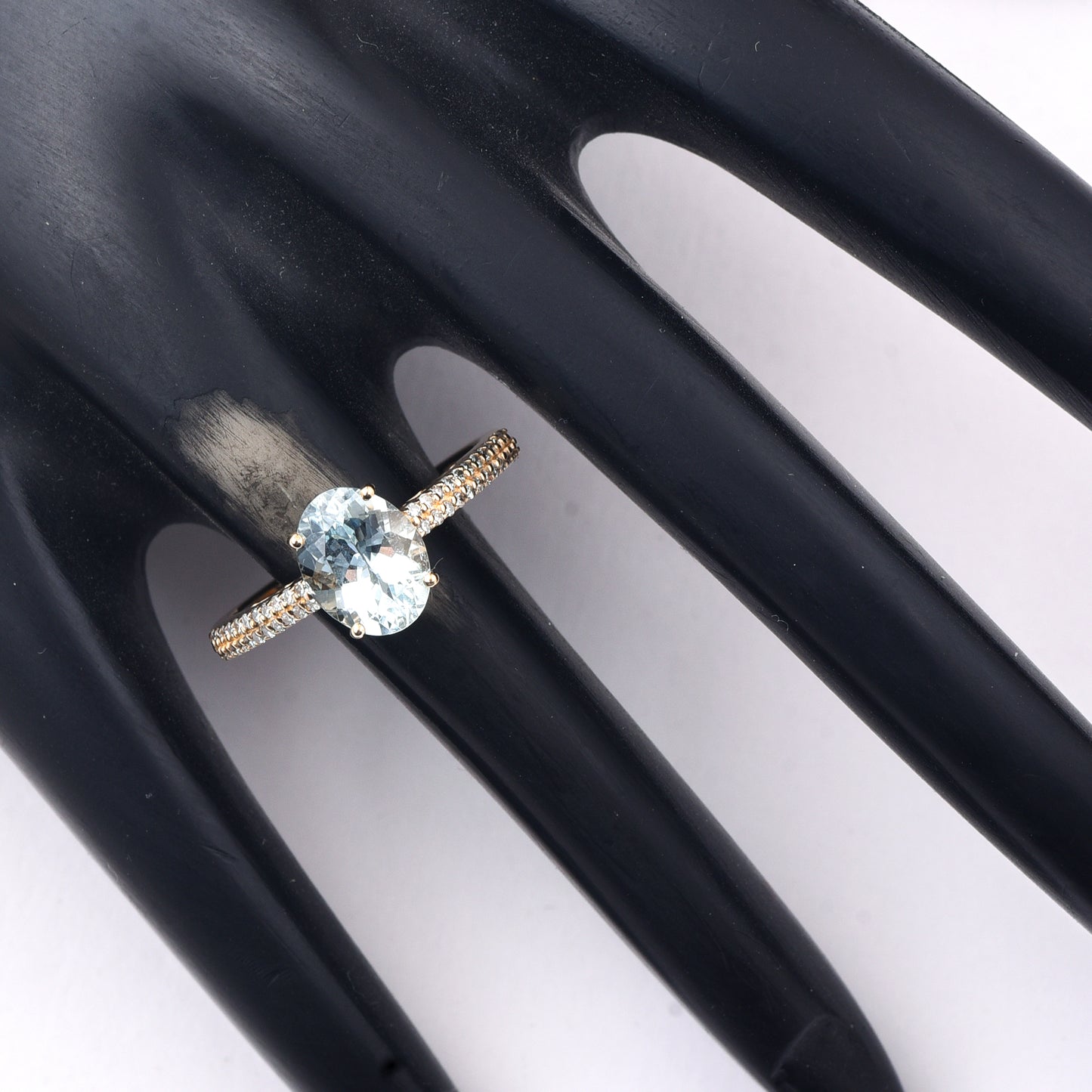 1.64 Ct Oval Mixed Cut Natural Aquamarine 14K Gold Ring