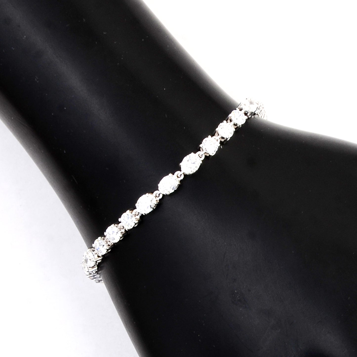 4.39 Carats Lab Grown Diamond 14K Gold Bracelet
