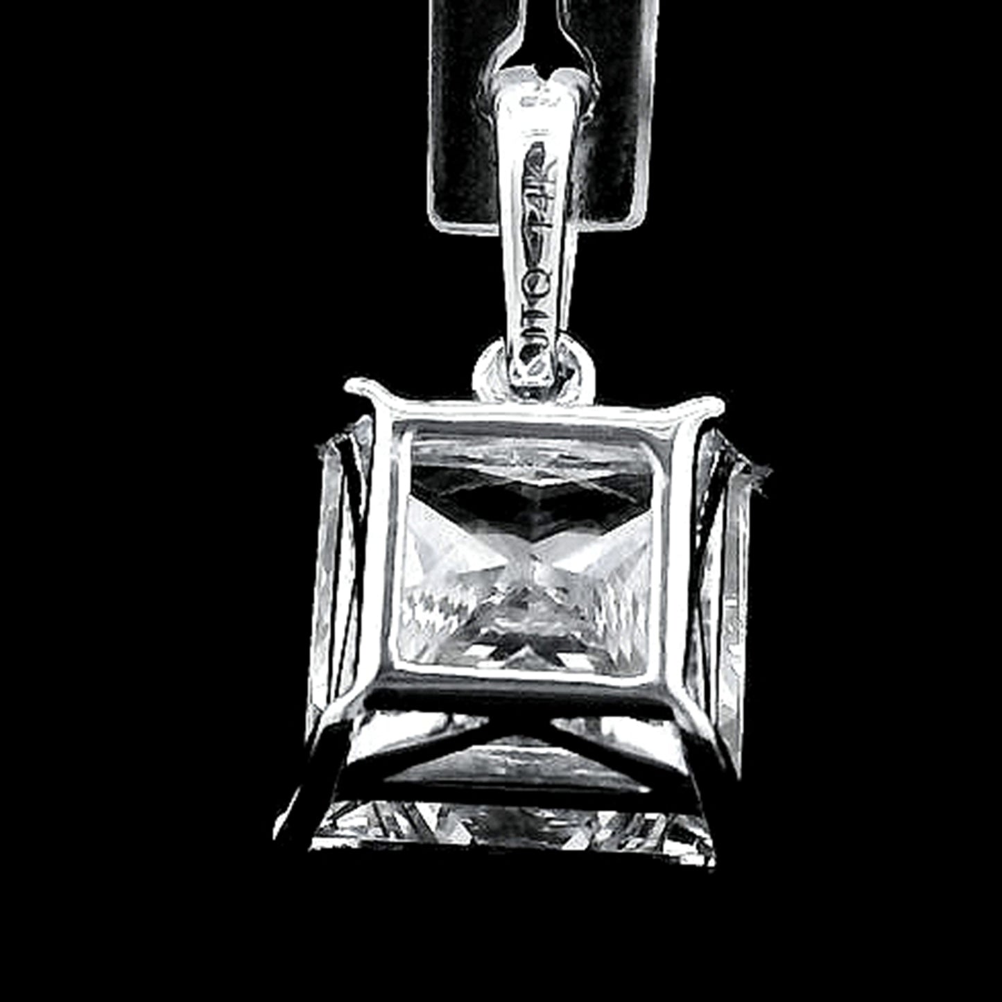 3.01 Carats Lab Grown Diamond 14K Gold Pendant
