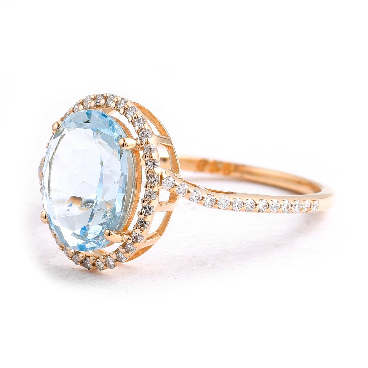2.34 Ct Oval Mixed Cut Natural Aquamarine 14K Gold Ring