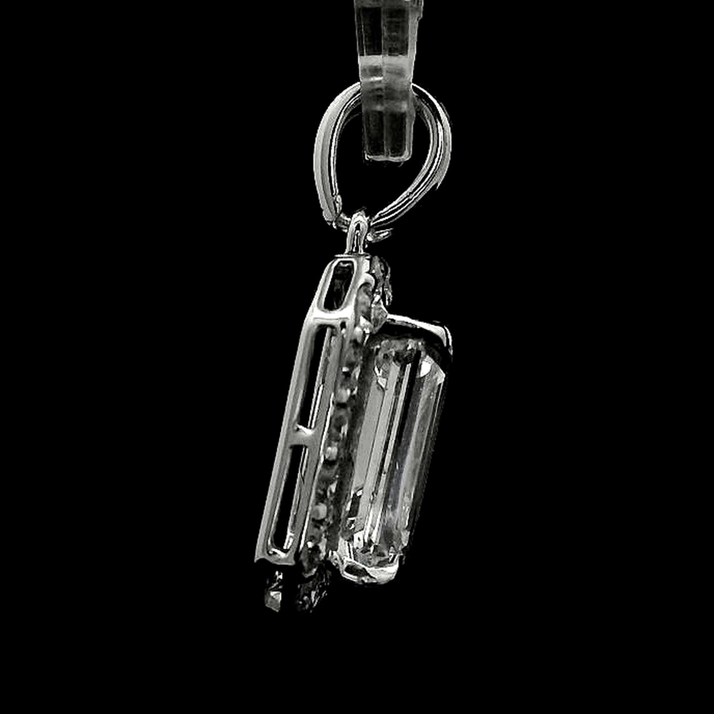 2.63 Carats Lab Grown Diamond 14K Gold Pendant