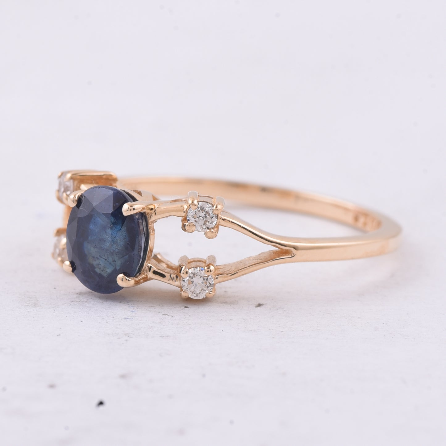 1.12 Ct Oval Natural Sapphire 14K Gold Ring