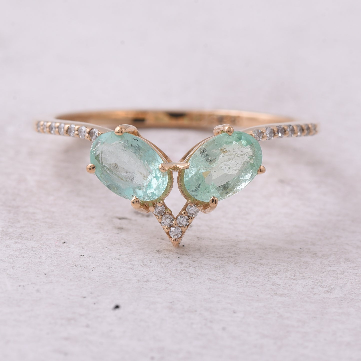 0.94 Ct Oval Natural Emerald 14K Gold Ring