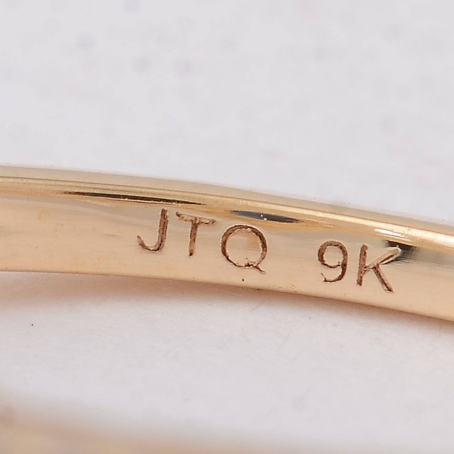 1.44 Ct Oval Sapphire 9K Gold Ring