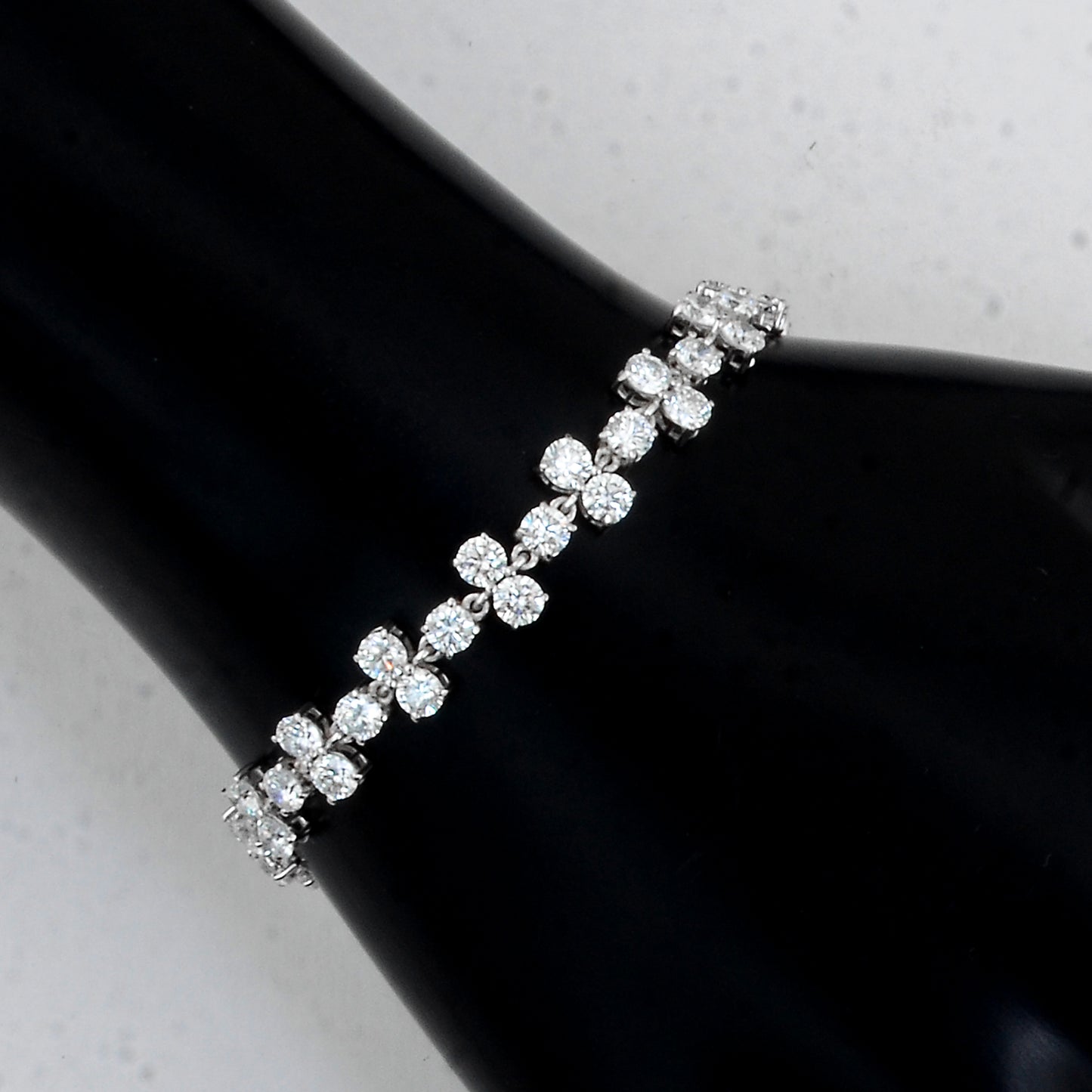 6.86 Carats Lab Grown Diamond 14K Gold Bracelet