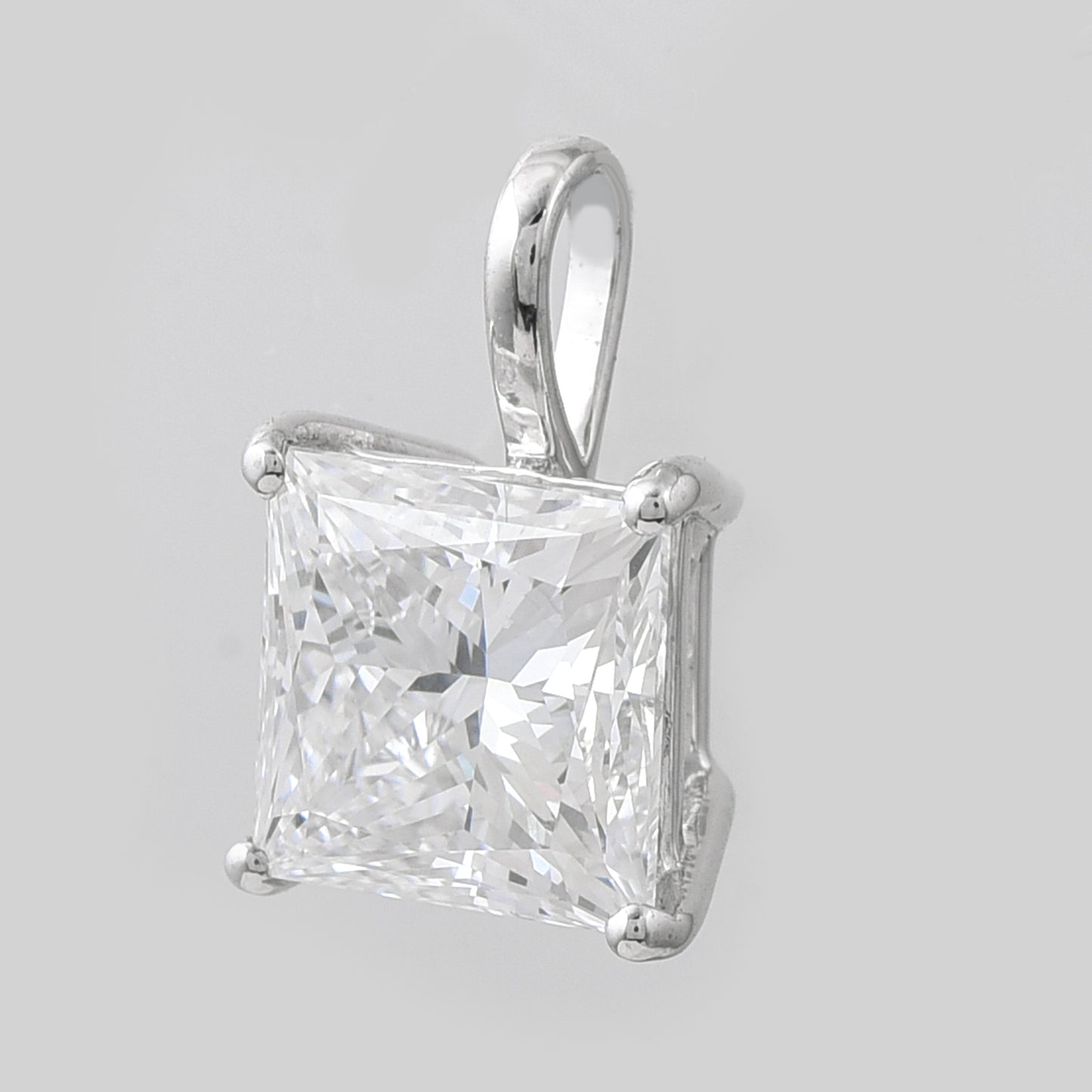 2.08 Carats Lab Grown Diamond 14K Gold Pendant