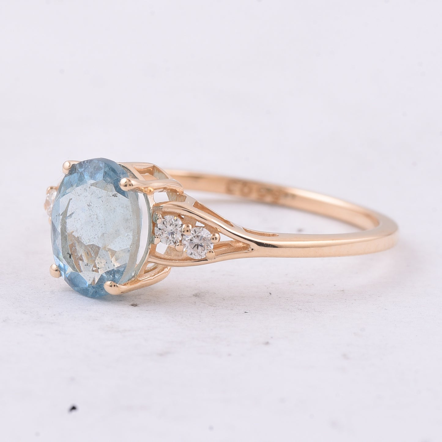 1.49 Ct Oval Natural Aquamarine 14K Gold Ring