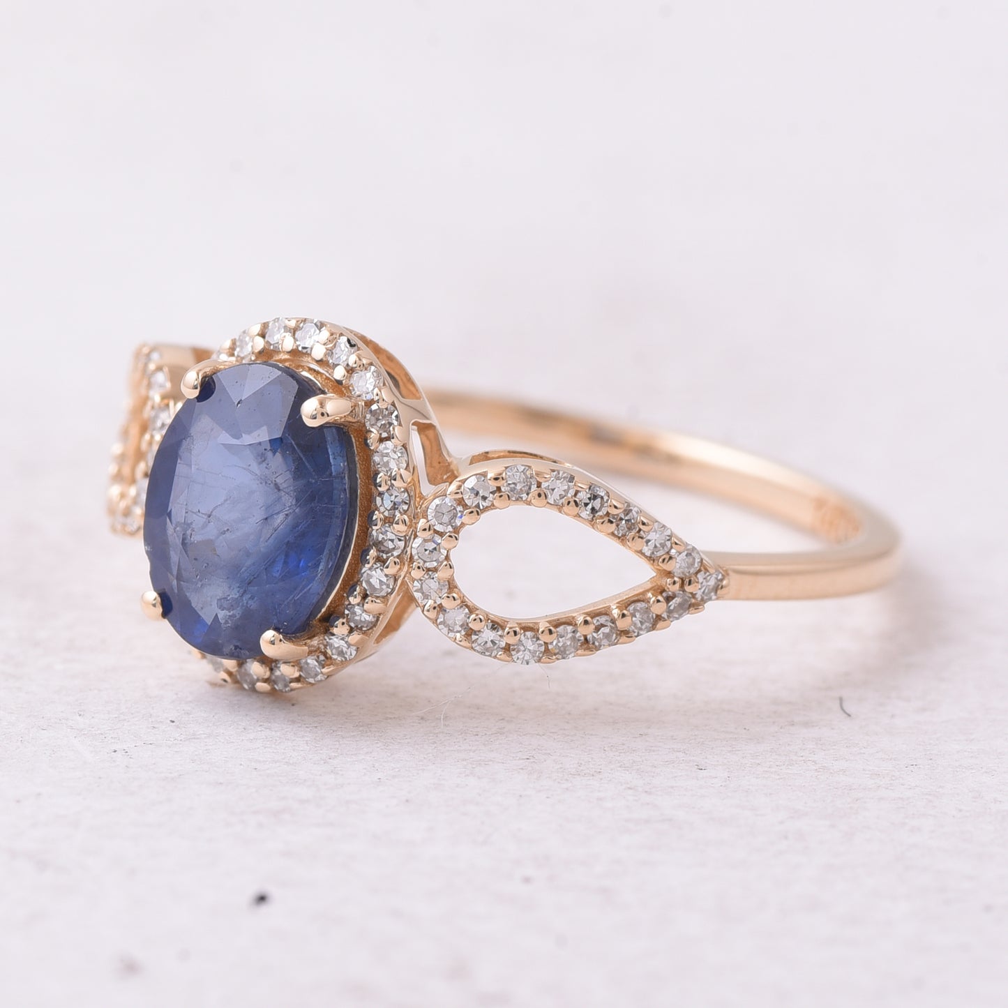 1.75 Ct Oval Mixed Cut Natural Sapphire 14K Gold Ring
