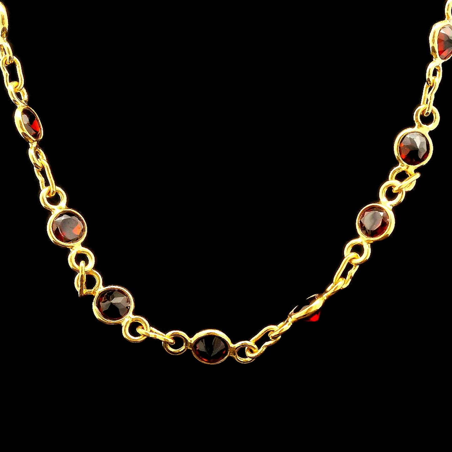 10.84 Ct Round Garnet 925 Sterling Silver Necklace