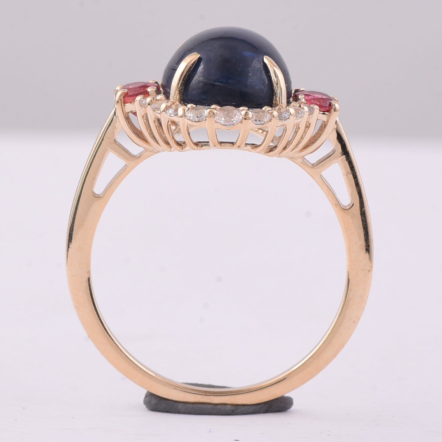 6.11 Ct Oval Sapphire 9K Gold Ring
