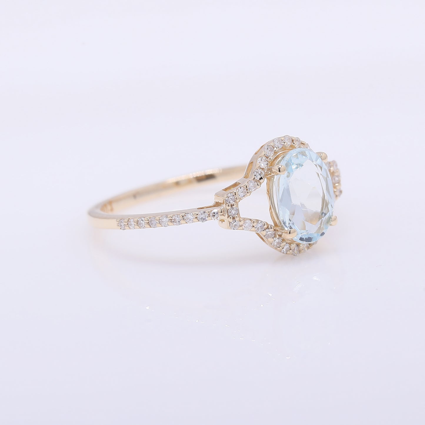 1.05 Ct Oval Mixed Cut Natural Aquamarine 14K Gold Ring