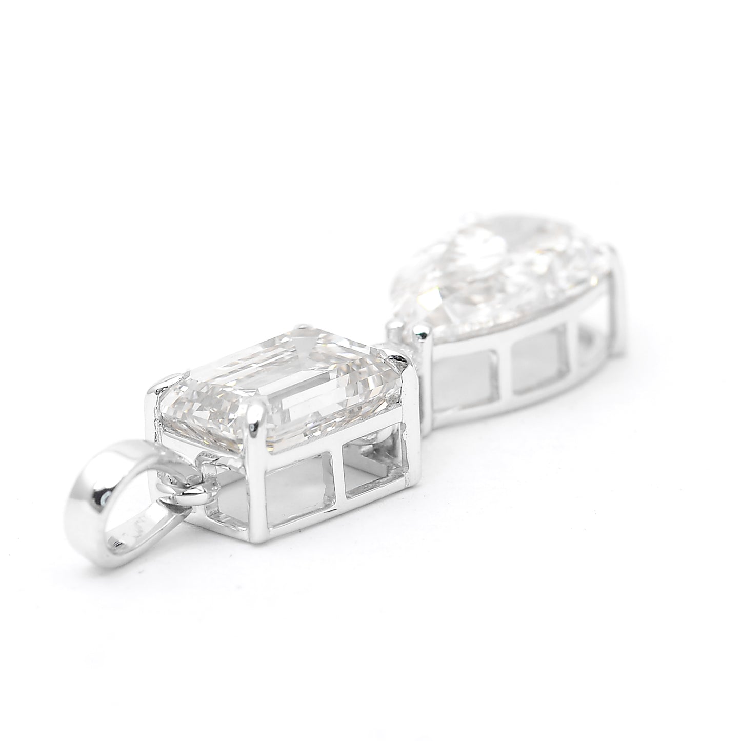 4.19 Carats Lab Grown Diamond 14K Gold Pendant