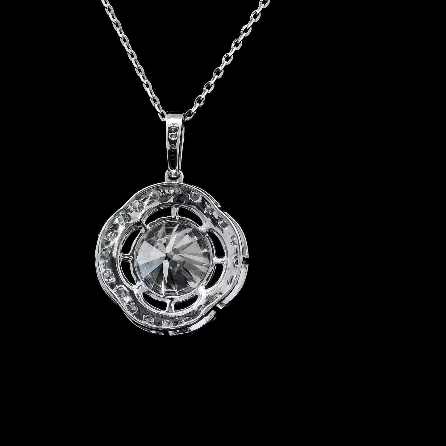 2.73 Carats Lab Grown Diamond 14K Gold Pendant