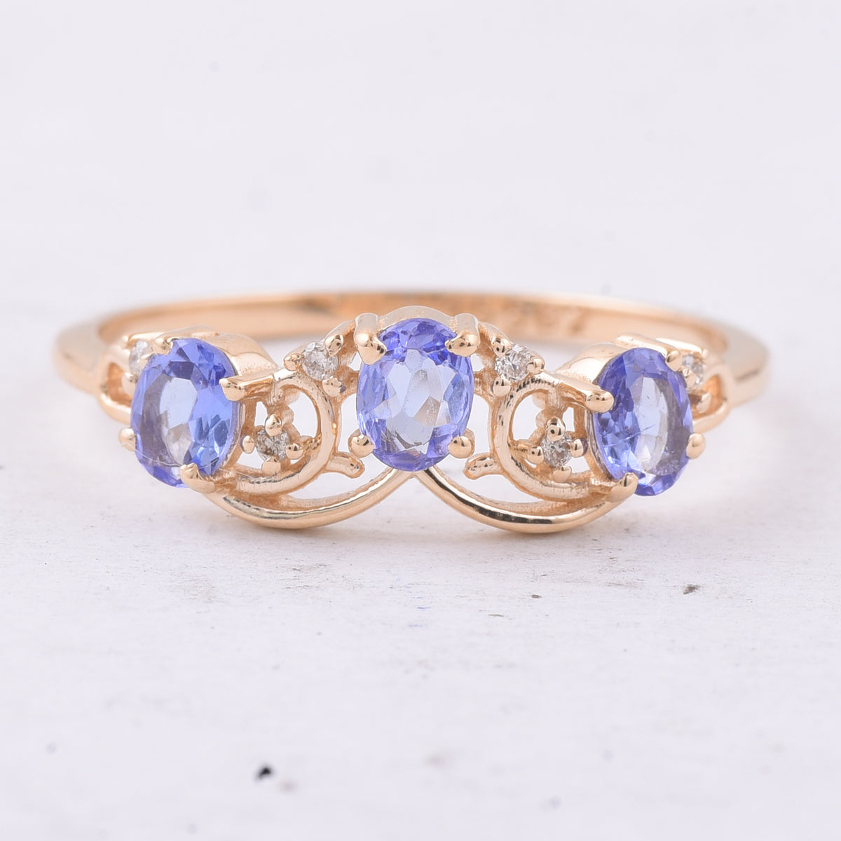 0.52 Ct Oval Natural Tanzanite 14K Gold Ring