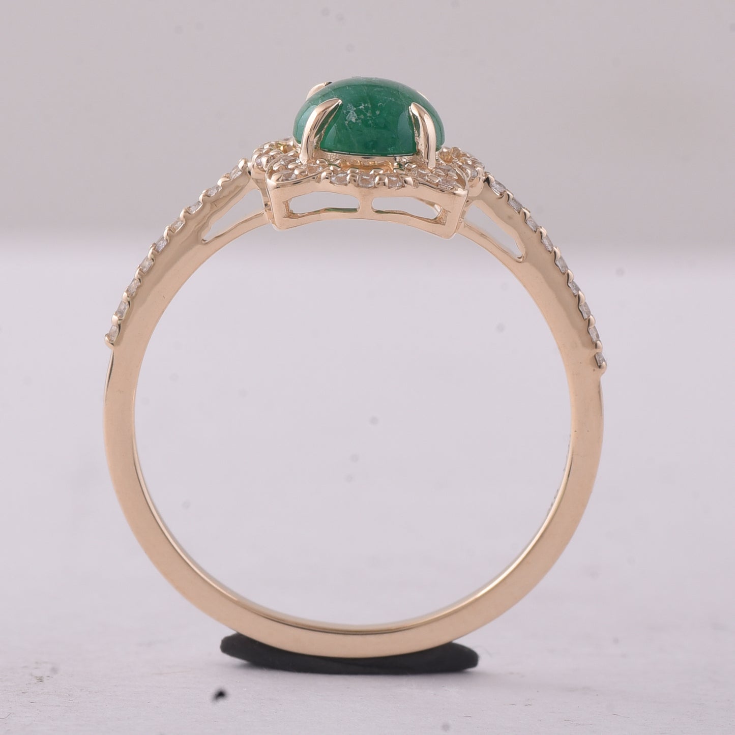 0.93 Ct Round Emerald 9K Gold Ring
