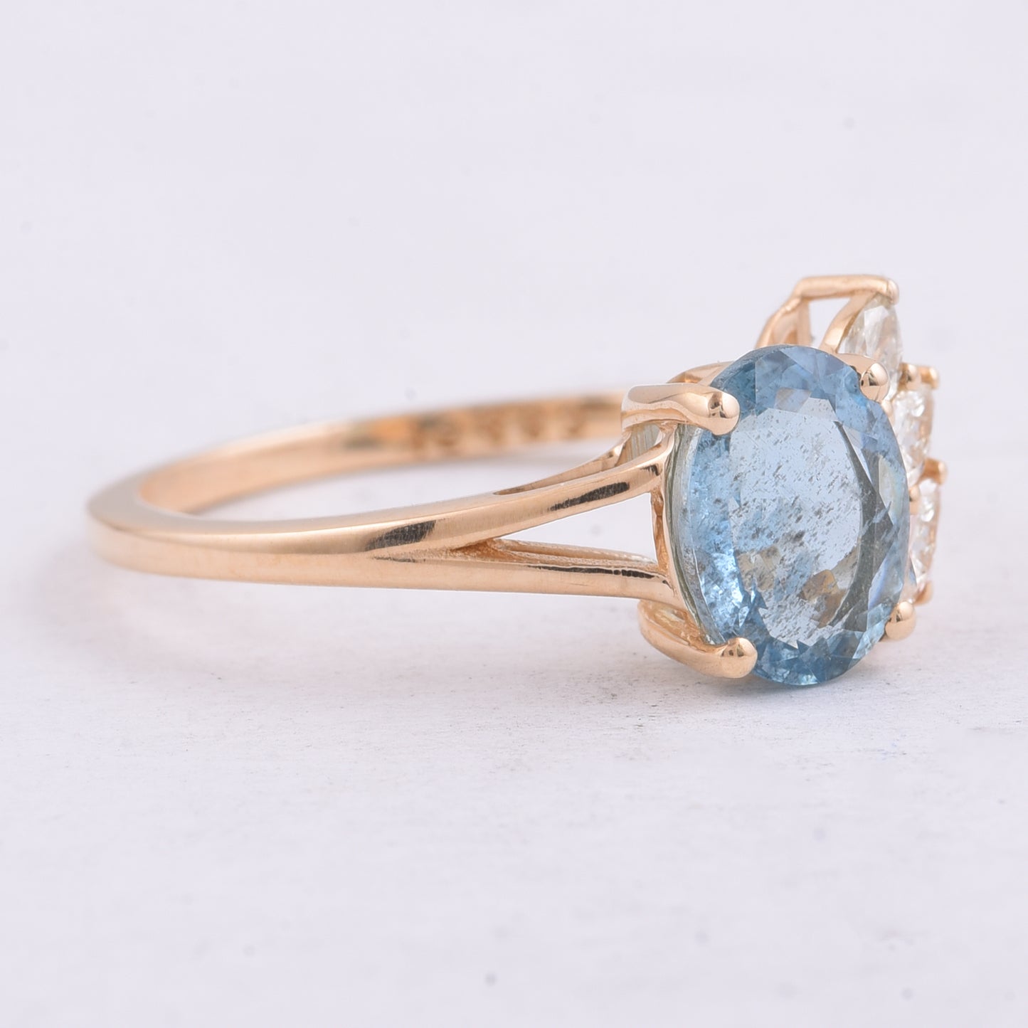 1.34 Ct Oval Natural Aquamarine 14K Gold Ring
