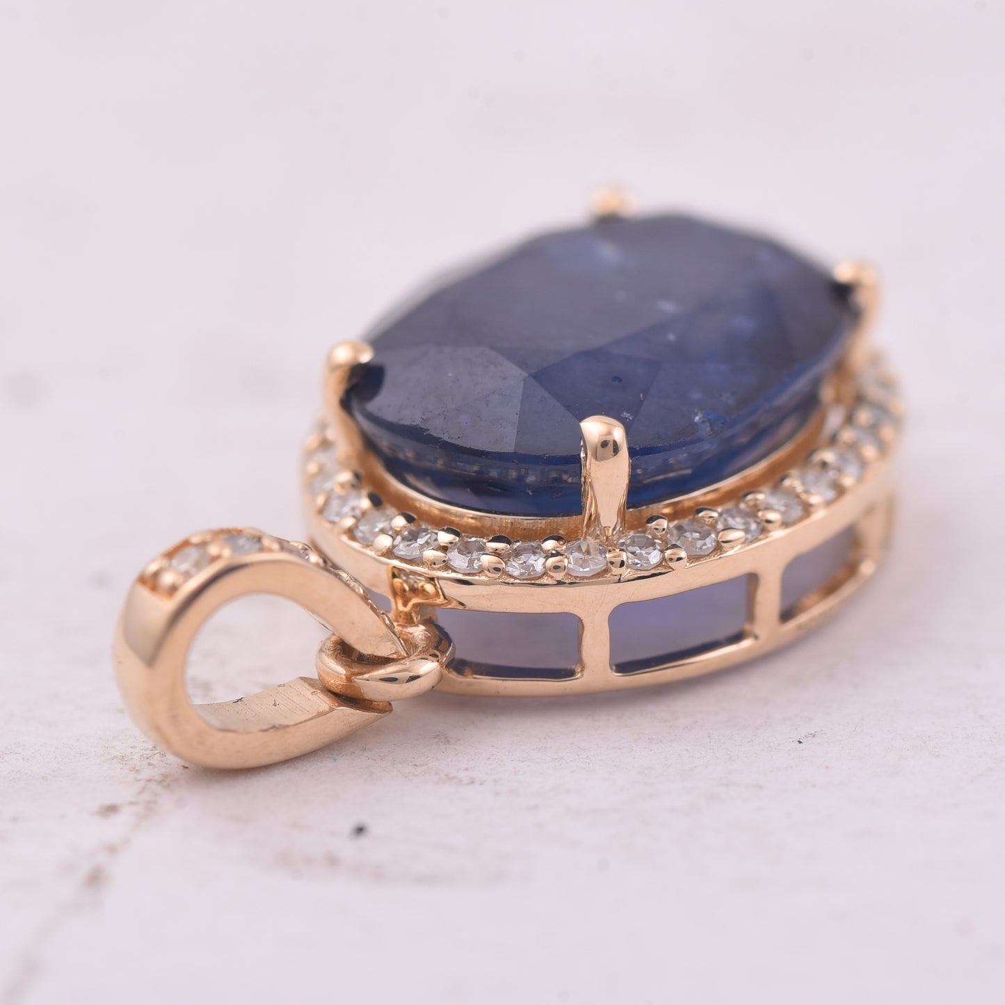 3.87 Ct Oval Mixed Cut Natural Sapphire 14K Gold Pendant