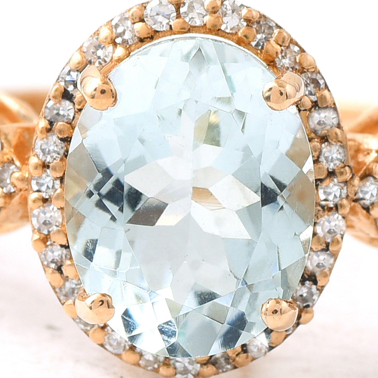 2.03 Ct Oval Aquamarine 14K Gold Ring