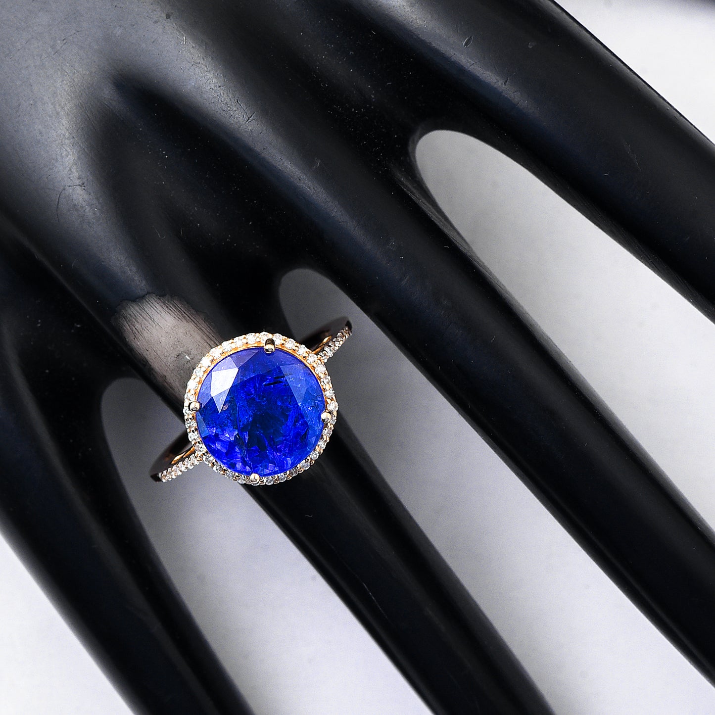 5.49 Ct Round Mixed Cut Natural Tanzanite 14K Gold Ring