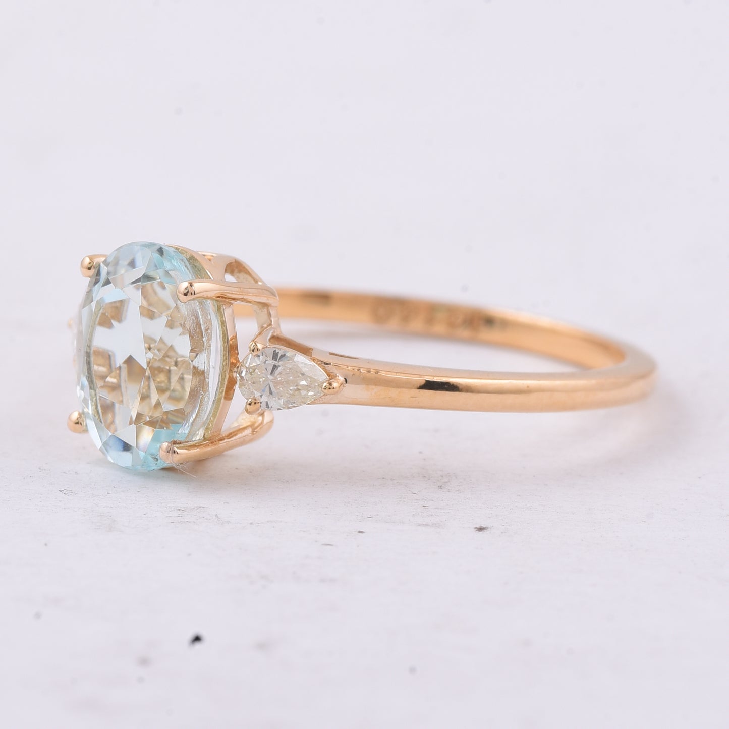1.52 Ct Oval Natural Aquamarine 14K Gold Ring