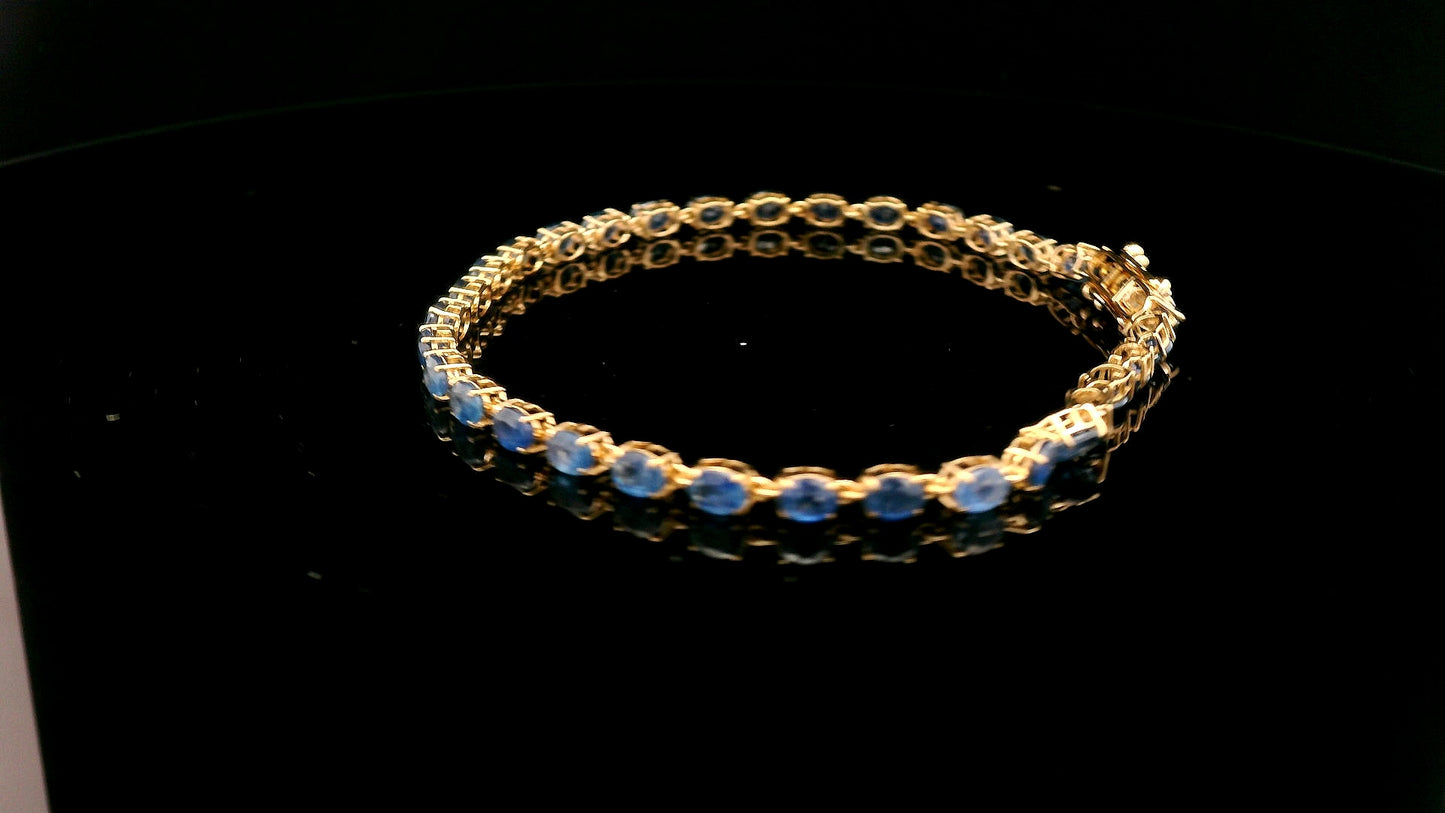 7.17 Ct Oval Sapphire 14K Gold Bracelet