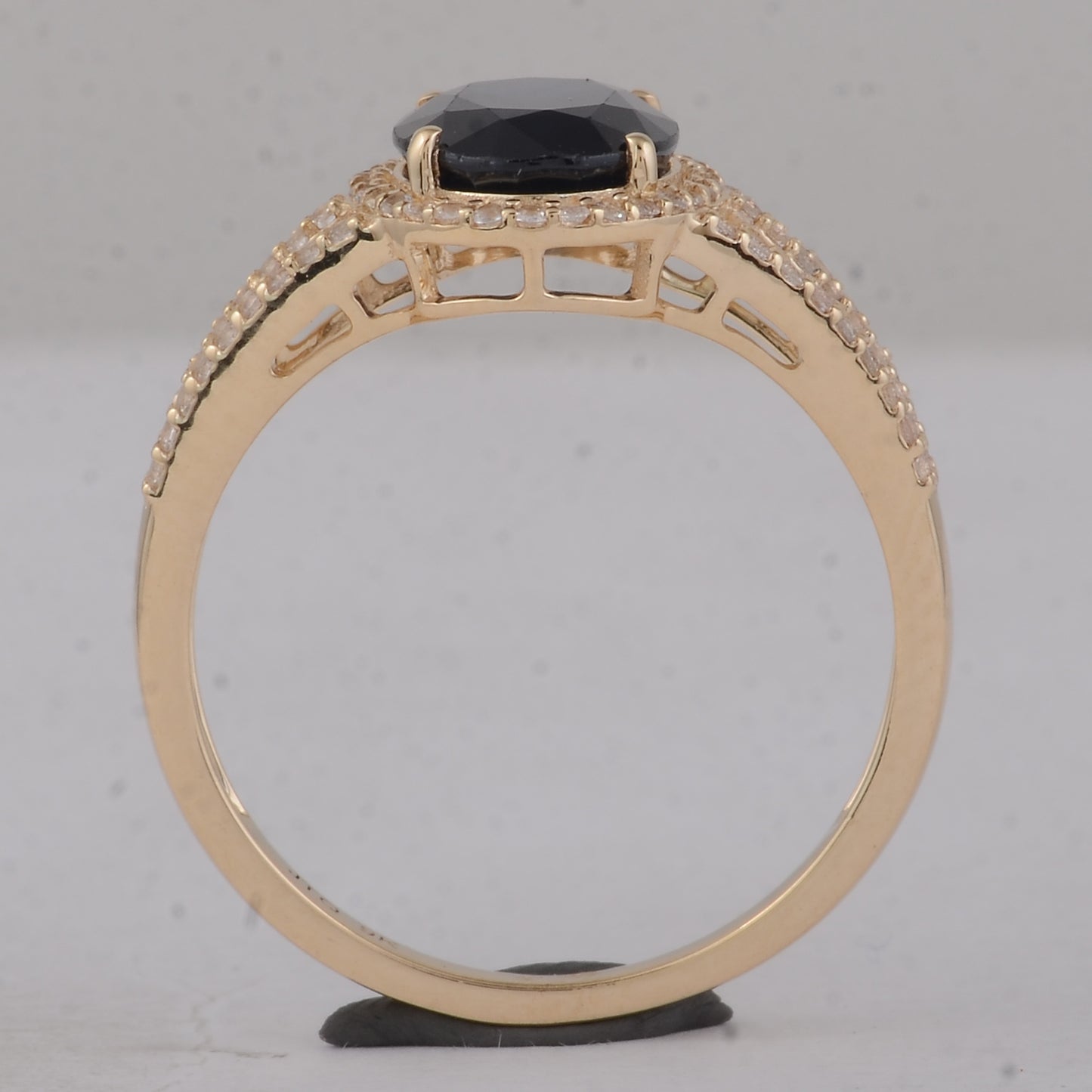 2.68 Ct Oval Sapphire 9K Gold Ring