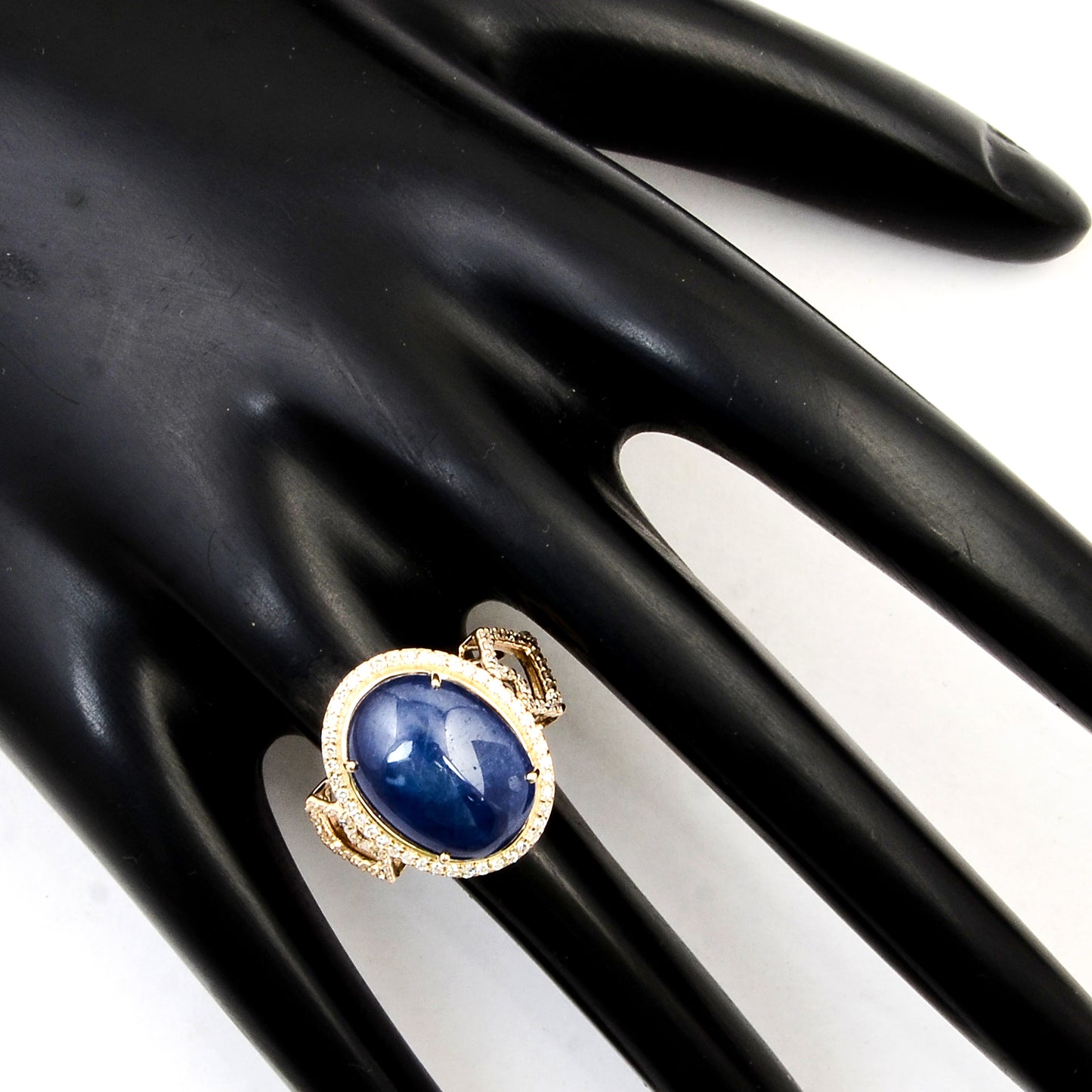 8.63 Ct Natural Codundum Sapphire 14K Gold Ring