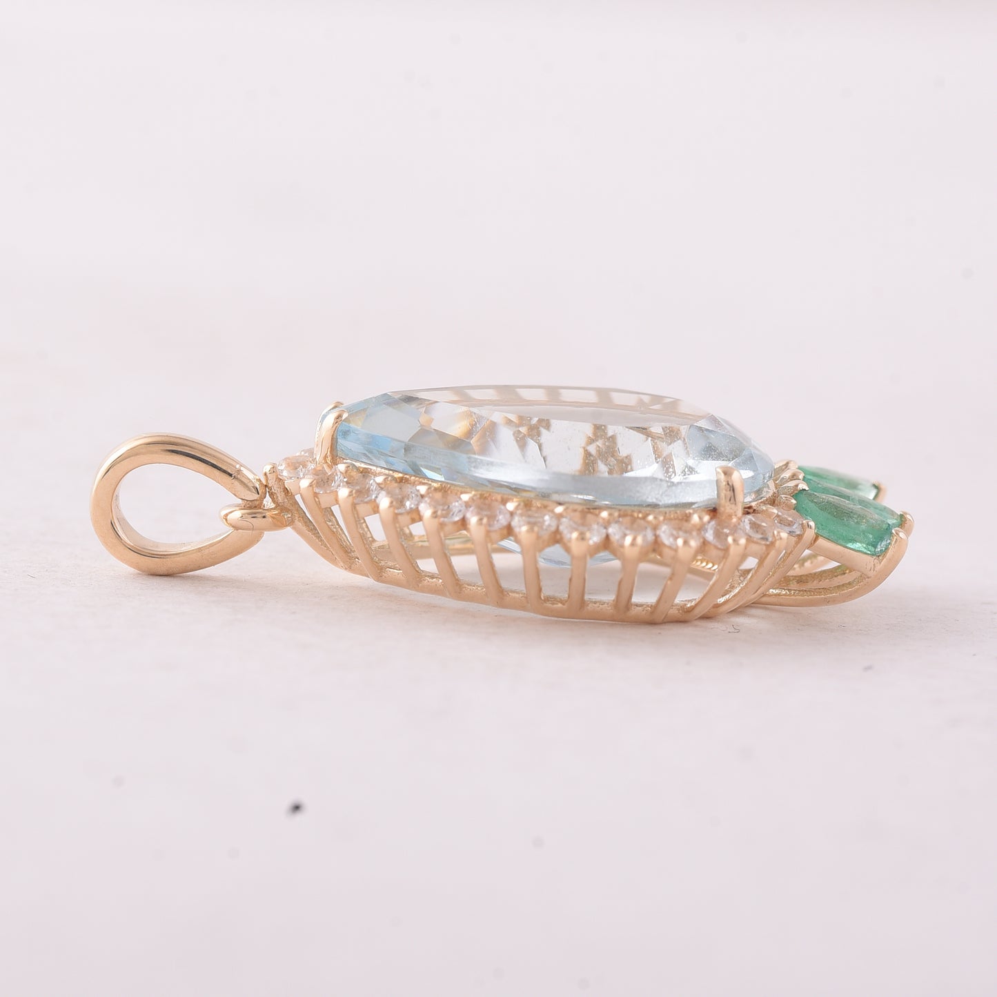 5.09 Ct Pear Aquamarine 9K Gold Pendant