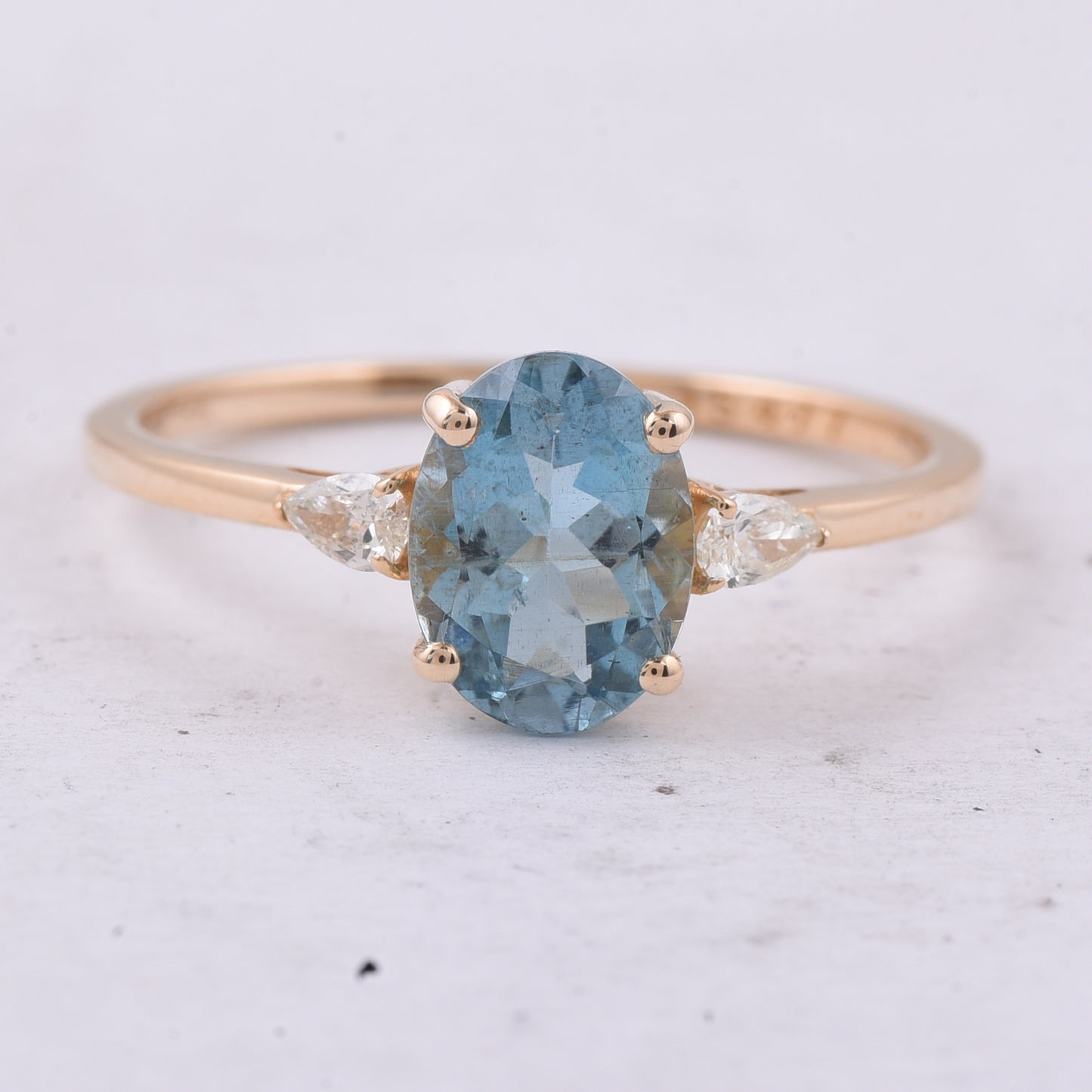1.31 Ct Oval Natural Aquamarine 14K Gold Ring