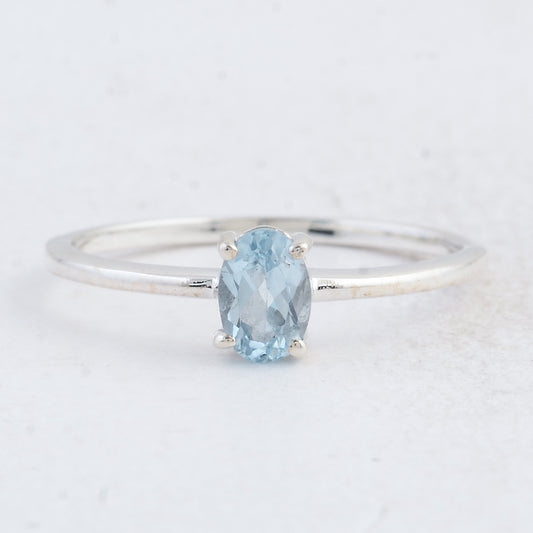 0.45 Ct Oval Swiss Blue Topaz 925 Sterling Silver Ring