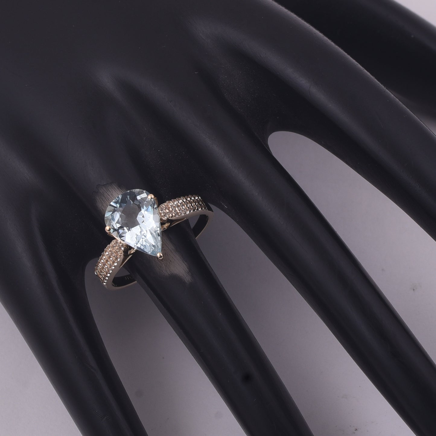 2.24 Ct Pear Aquamarine 9K Gold Ring