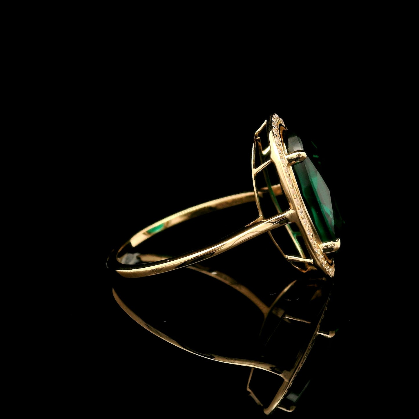 4.71 Ct Oval Mixed Cut Lab Grown Emerald 14K Gold Ring