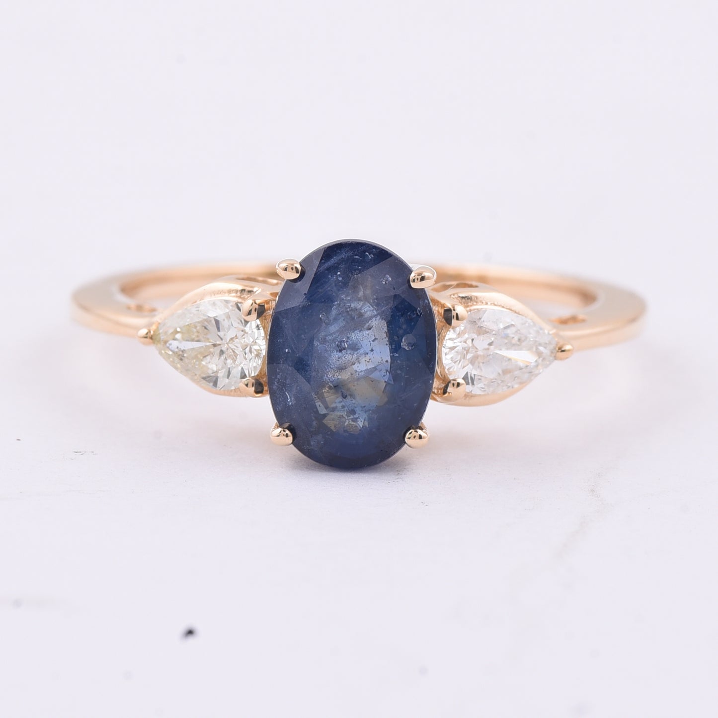 2.25 Ct Oval Natural Sapphire 14K Gold Ring