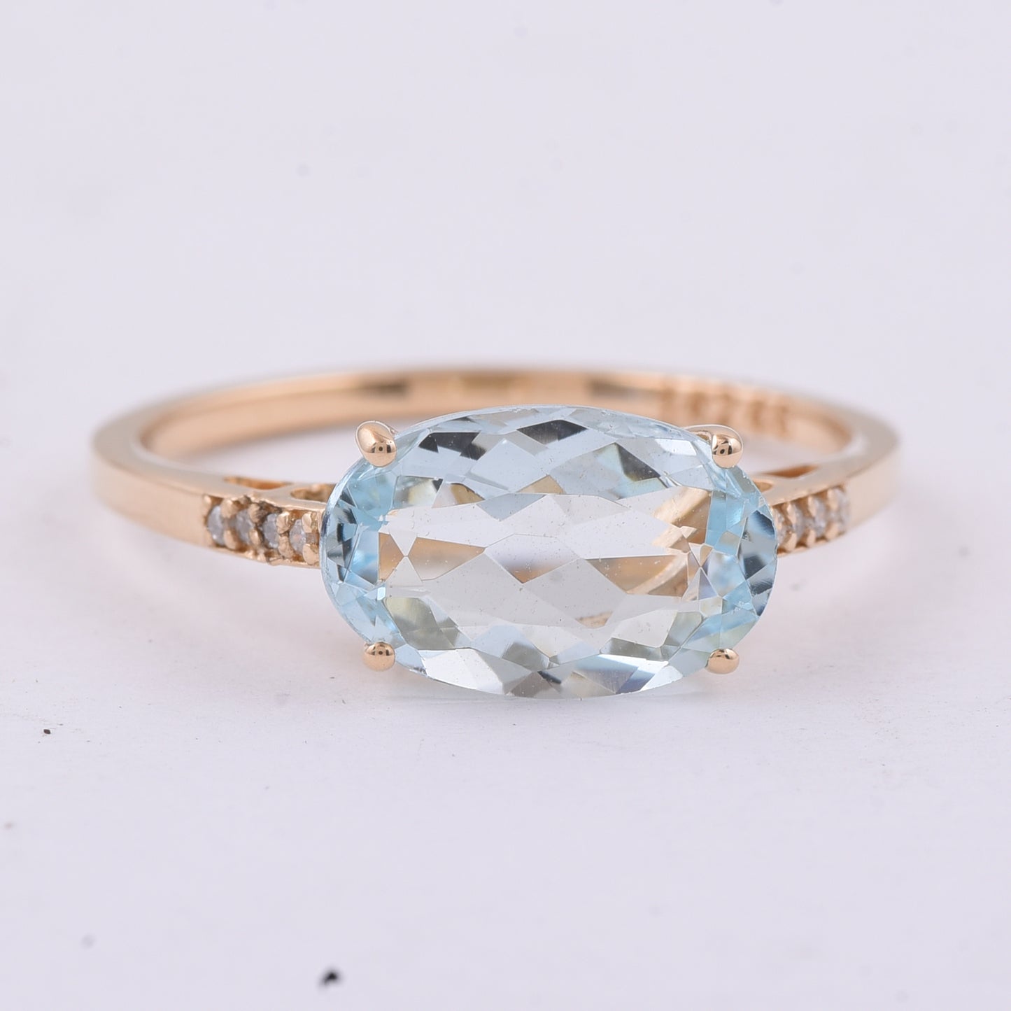 1.93 Ct Oval Natural Aquamarine 14K Gold Ring
