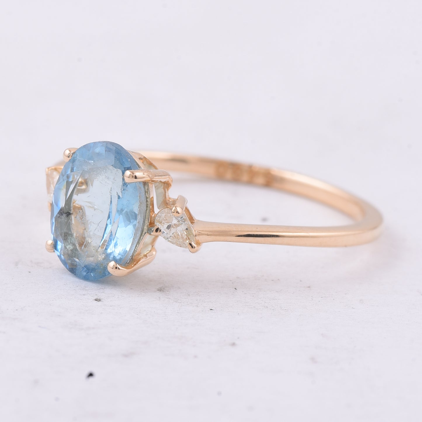1.25 Ct Oval Natural Aquamarine 14K Gold Ring